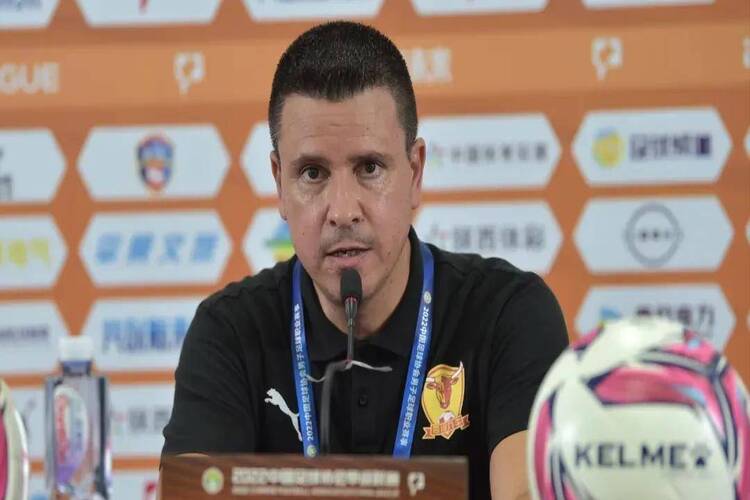 Confusion and complications go on Sergio Lobera's trip to India