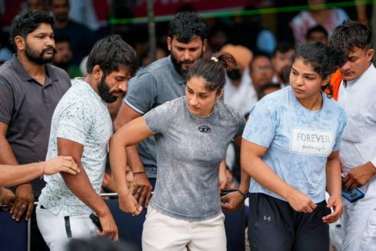 Bajrang claims 'justice for the girls' more valuable than Asian Games medal