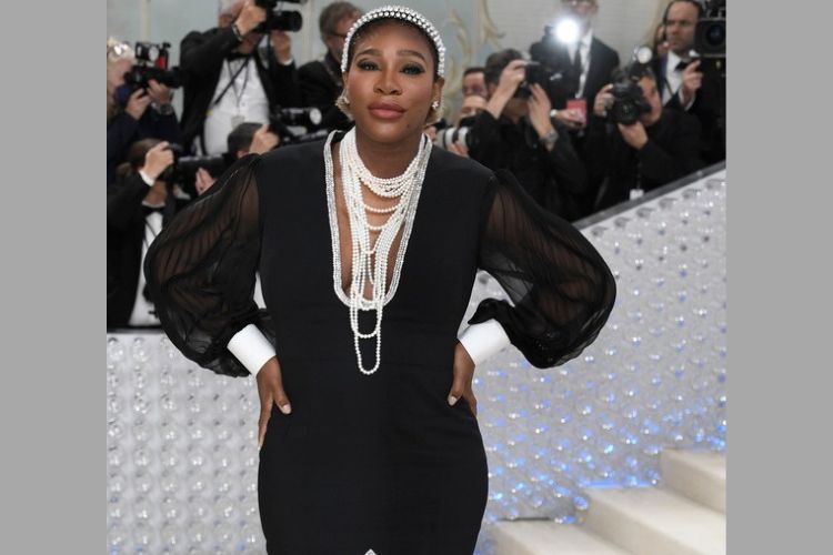 'Pregnant' Serena Williams debuts baby bump at Met Gala in New York, feels excited