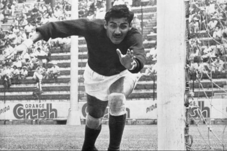 Legendary Mexican goalkeeper Antonio Carbajal passes away at 93