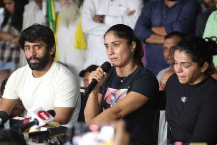 Vinesh Phogat says ‘will not compromise’, appeals to women to attend Mahapanchayat in ‘large numbers’