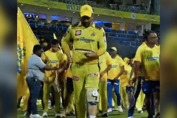CSK captain MS Dhoni undergoes knee surgery in Mumbai successfully: Report