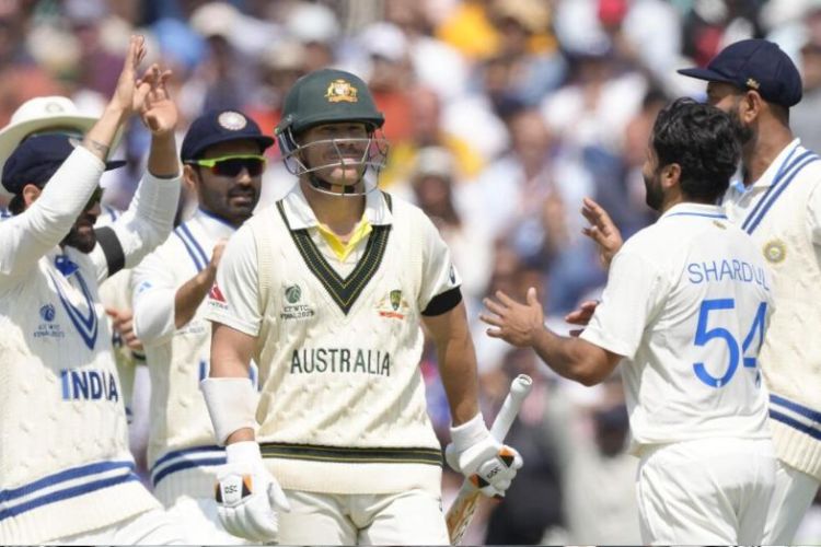 Australian batting succumbs to India's sharp bowling