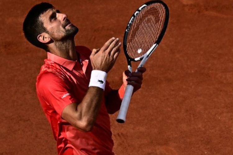 'History hovering' over Djokovic as 'Grand Slam' record beckons