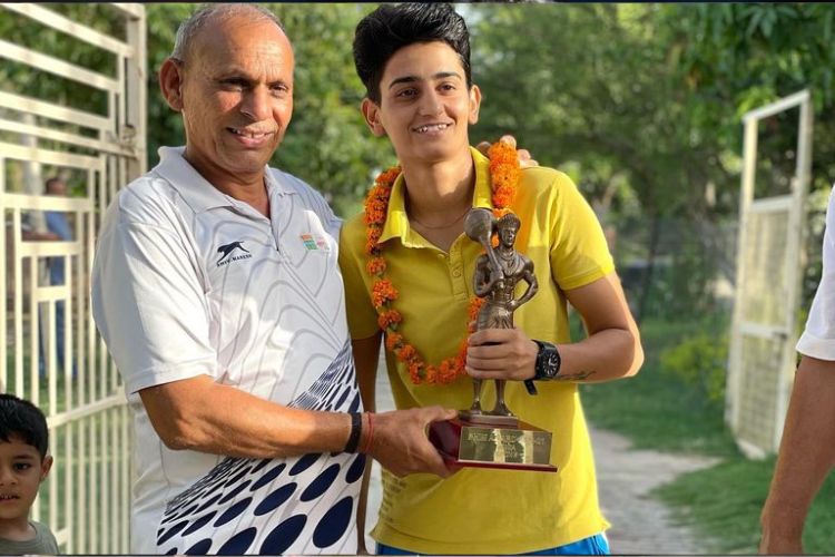 Vijender's coach Dronacharya Jagdish Singh remembers his students, receives 'Pranam' from them