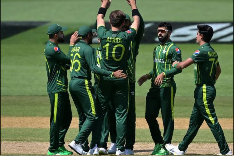 Pakistan PM forms committee to decide on team's participation in World Cup