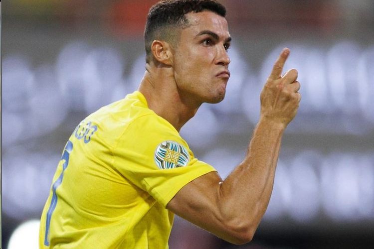 Cristiano Ronaldo scores twice in comeback win for nine-man Al-Nassr