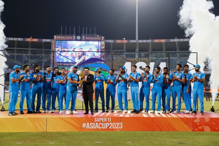 India win eighth title with 10-wicket win in Asia Cup final