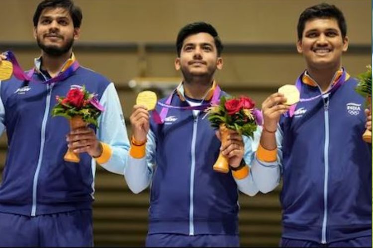 India's first gold comes from men’s 10m air rifle shooting