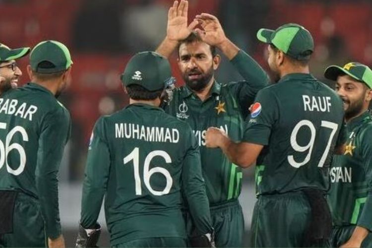 Pakistan start their campaign in the World Cup with 81-run victory