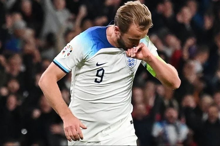 England seal Euro berth riding Kane’s double strike against Italy