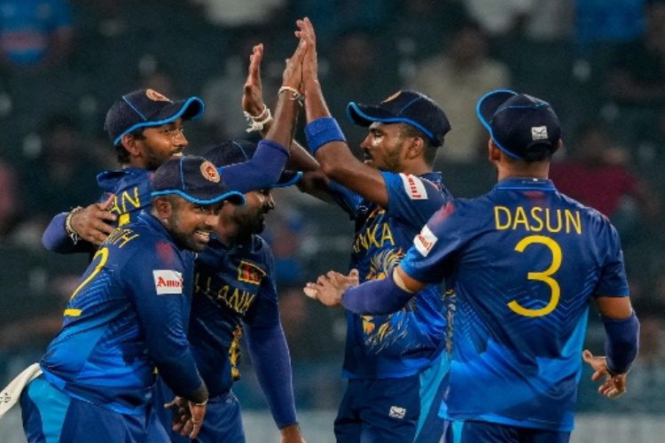 Sri Lanka thrash England by 8 wickets