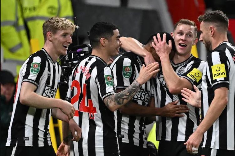 Manchester United dumped out of League Cup by Newcastle