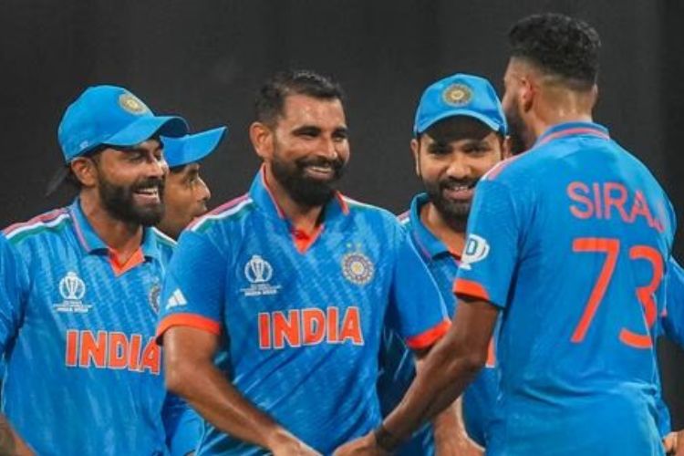 India demolish Sri Lanka by 302 runs, qualify for semifinal