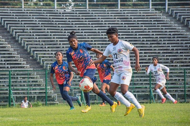 EB win, Mohammedan Sporting lose