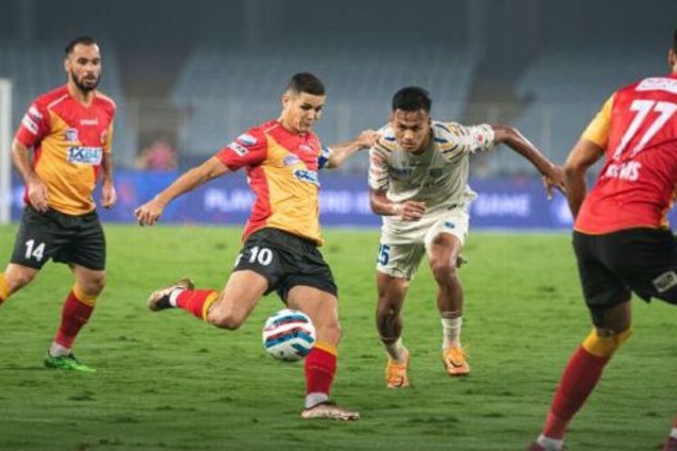 East Bengal trounce Kerala Blasters by 4-2 victory, keeping hope to march ISL playoffs