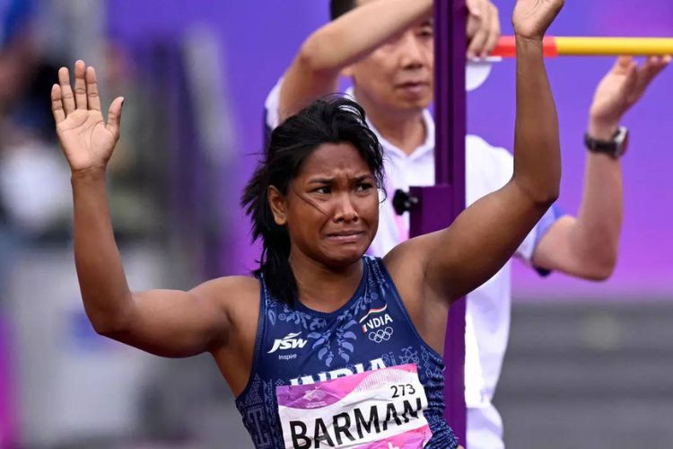 Depressed Swapna says goodbye to athletics; says she is a victim of dirty politics for being a ‘Rajbonshi’!