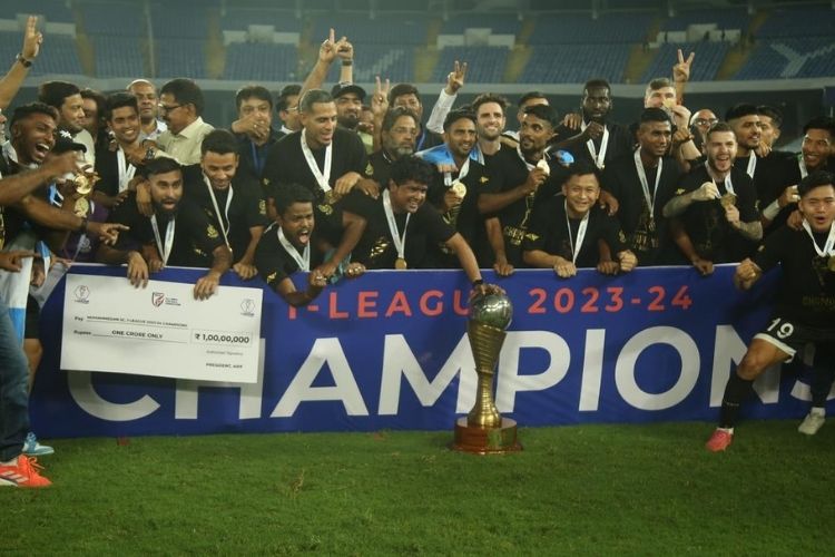 I-League trophy breaks during title celebrations of Mohammedan Sporting