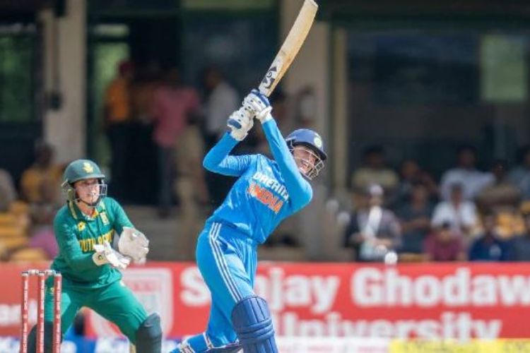 Smriti Mandhana becomes first Indian woman to hit two consecutive ODI hundreds