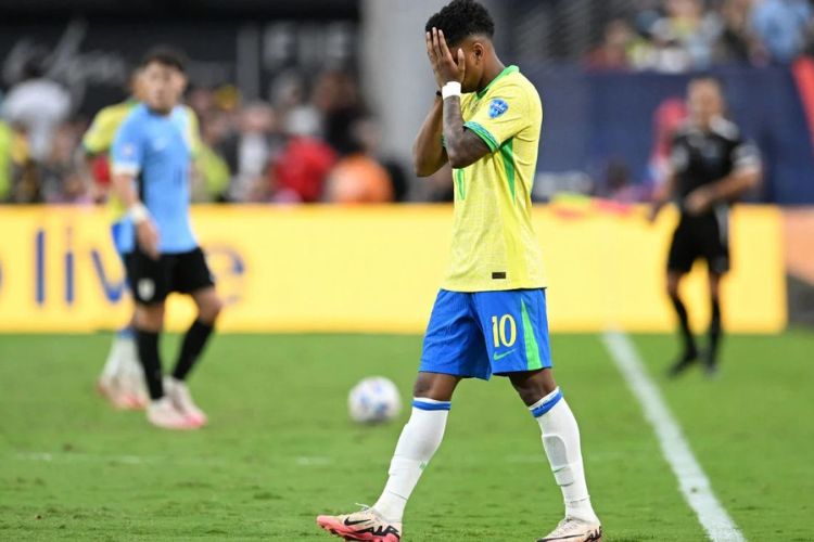 Brazil bow out of Copa; lose 2-4 against Uruguay in penalty shootout