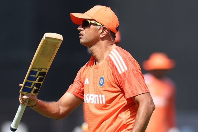 KKR approaches Dravid to join as mentor
