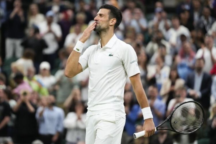 Novak Djokovic reaches semifinal of Wimbledon