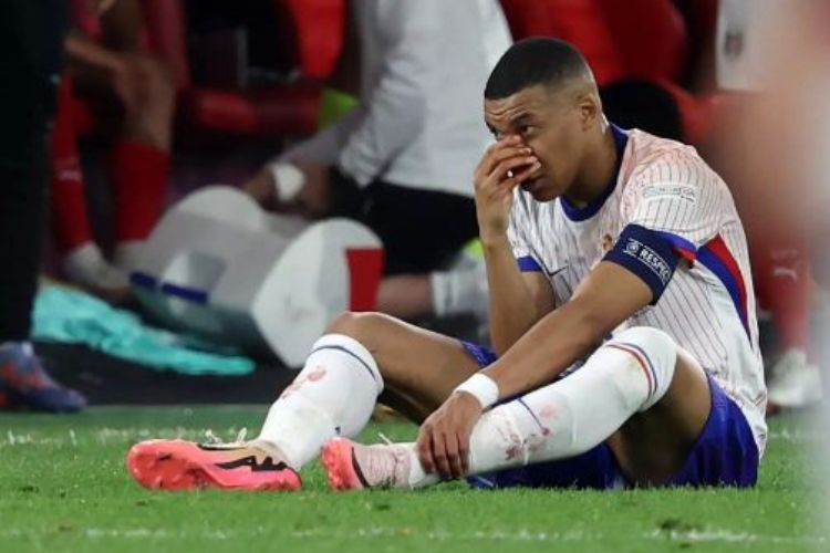 Mbappe under fire; French football fraternity holds his ‘deplorable lifestyle’ responsible for the atrophy