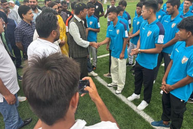 Mehrajuddin requests the LG of Kashmir to revive government jobs for sports