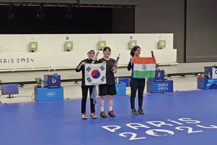 Manu Bhaker creates history, wins bronze, becomes first woman shooter to win a medal in Olympics