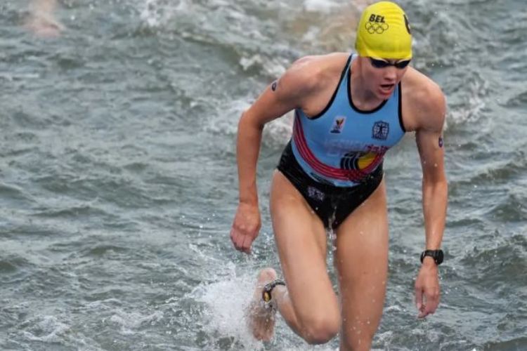 Olympics triathlete Jolien Vermeylen slams officials after swimming in polluted Seine river