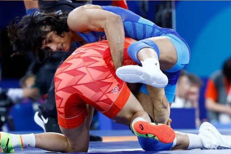 Vinesh Phogat stuns four-time world champion, Olympic gold medalist, enters semi-final