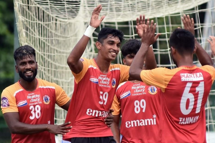 East bengal beat peerless 2-1