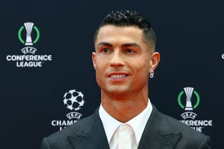 Ronaldo says Manchester United need to reconstruct from the bottom.