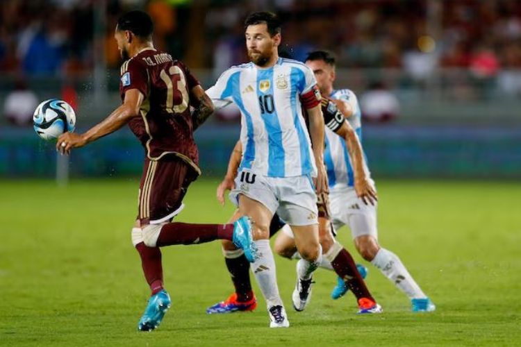 Venezuela force Argentina to draw; Messi calls rain the ‘villain’