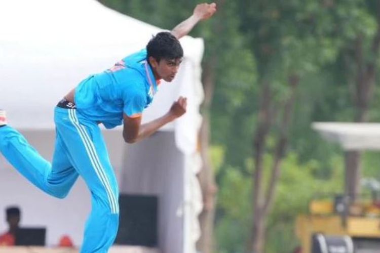 A future fast bowler in making; Seven-feet tall Nishanth took up cricket to lose weight!