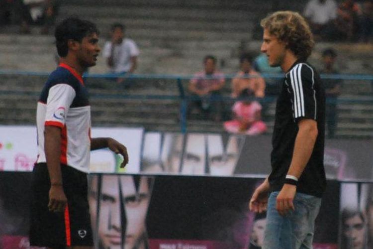 Dipendu wishes to his World Cupper friend's tennis career; thrilled to watch Forlan's fitness